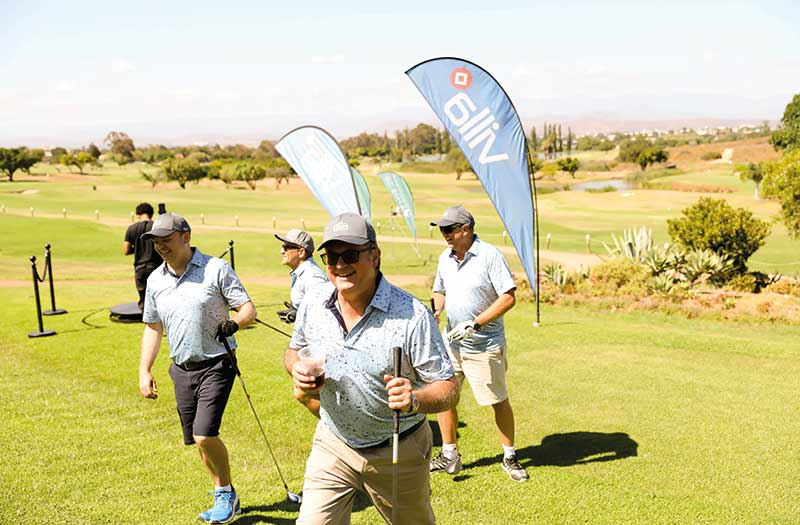 Van links is Johan Schoeman, WinField United Suid-Afrika groep-finansiële beplanner; Gerald Ferreira; Karel Schutte, aankoper van Wenkem; en Abelinus Schoeman van Viking Durbanville.